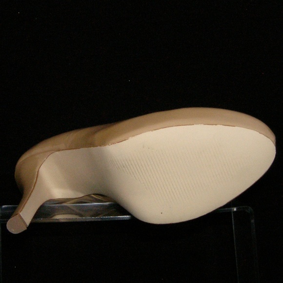 Steve Madden Traisie beige patent leather heels 9M - Picture 3 of 8